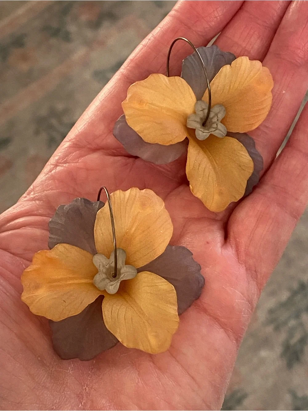 Vintage Lucite Flower Earrings